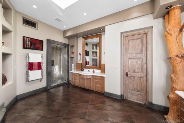 19210 Highland Hills Dr, Ramona CA: https://media.crmls.org/mediaz/675aba0c-643c-4163-af68-66fb5a0cae69.jpg