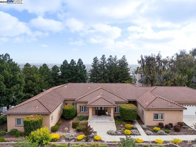 874 Overhill Dr, Hayward CA: https://media.crmls.org/mediaz/675c03b0-dc0d-4662-a8a1-91af8f3325e1.jpg