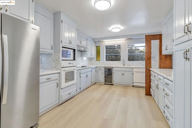 1518 MADERA CT, El Cerrito CA: https://media.crmls.org/mediaz/675c37e4-b246-41fe-a9ad-ac54ef9f504c.jpg
