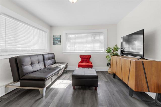 323 Rutland, San Jose CA: https://media.crmls.org/mediaz/675c58cd-0835-499e-927a-66acc4f3f3a0.jpg