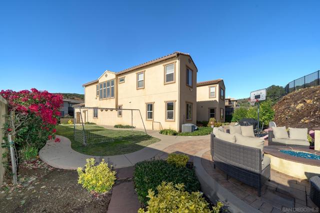 847 Cannondale Ct, San Marcos CA: https://media.crmls.org/mediaz/675c5aca-7162-478a-bd97-56cdb1b104ae.jpg