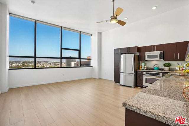 1100 Wilshire Boulevard, 1804 photo 14