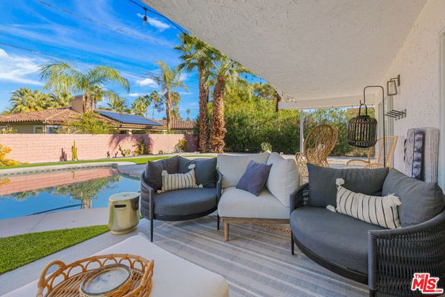 74060 Setting Sun Trail, Palm Desert CA: https://media.crmls.org/mediaz/675d4c24-3893-4cf0-99f4-5a5fa2bd7dca.jpg