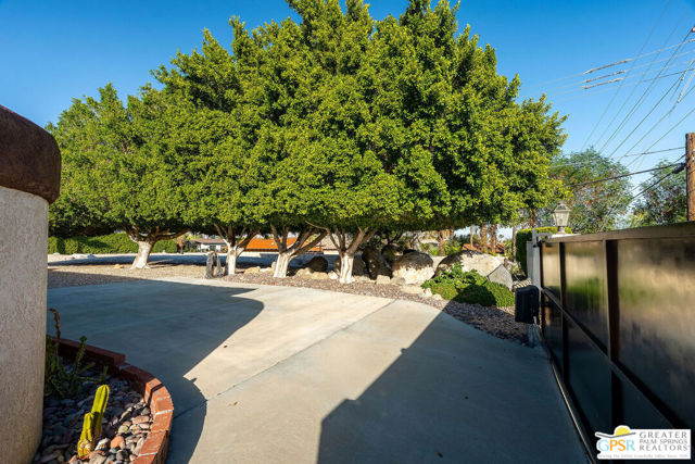 600 W Via Escuela, Palm Springs, CA 92262