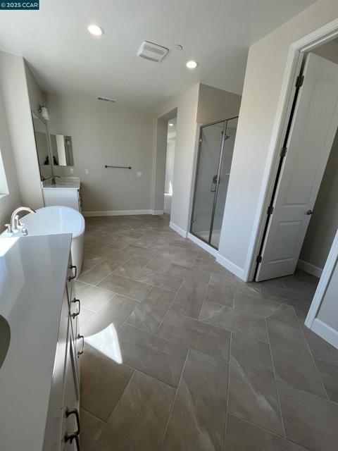 1614 Ashwood Drive, Pittsburg CA: https://media.crmls.org/mediaz/675d8e15-53bf-4479-85ad-39c080bdde07.jpg
