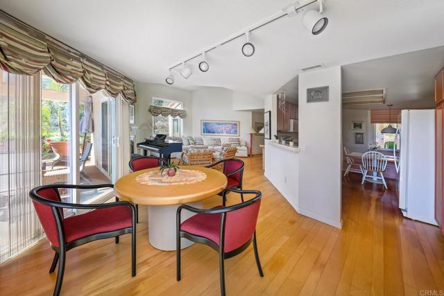 Detail Gallery Image 4 of 27 For 1749 Sawgrass, Escondido,  CA 92026 - 4 Beds | 2 Baths