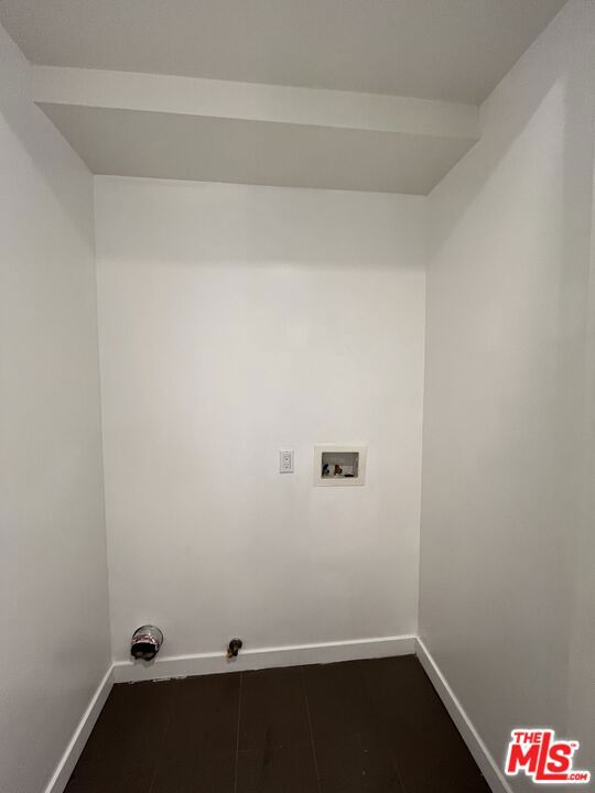 14822 Magnolia Boulevard, Sherman Oaks CA: https://media.crmls.org/mediaz/675e7c91-827b-4170-ad48-2b6c3cc209d3.jpg