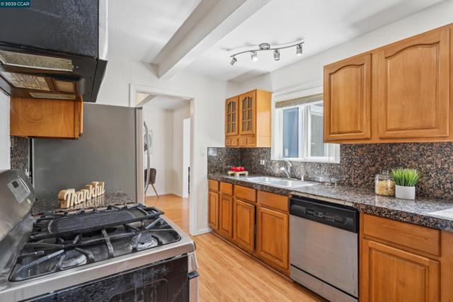 2838 Loma Vista Ave, Concord CA: https://media.crmls.org/mediaz/675ed6d6-96bb-48cb-8b98-6e3497b542ca.jpg