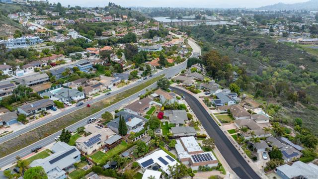 6673 Del Cerro Blvd, San Diego CA: https://media.crmls.org/mediaz/675f2b5c-0e36-4132-a6e8-8d10f0f862f7.jpg