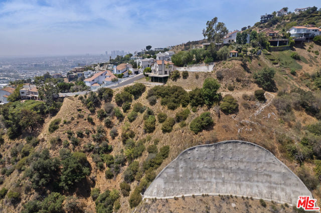 1842 N Crescent Heights Boulevard, Los Angeles CA: https://media.crmls.org/mediaz/675fd4ca-4d87-434d-aabc-e5c60fe6201f.jpg
