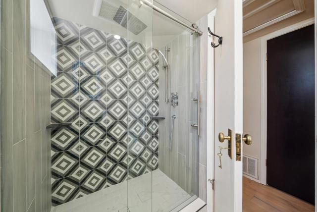 985 Capitola Way, Santa Clara CA: https://media.crmls.org/mediaz/67601287-92b4-4cae-ac40-eb33b137c863.jpg