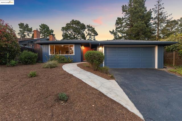 6824 Wilton Dr, Oakland CA: https://media.crmls.org/mediaz/67605a94-3444-48b7-b6a4-d60cf77dd807.jpg