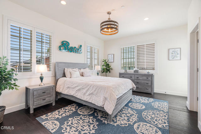 1501 Mandalay Beach Road, Oxnard CA: https://media.crmls.org/mediaz/6760d87a-9906-467f-9256-68cf5eb088c0.jpg