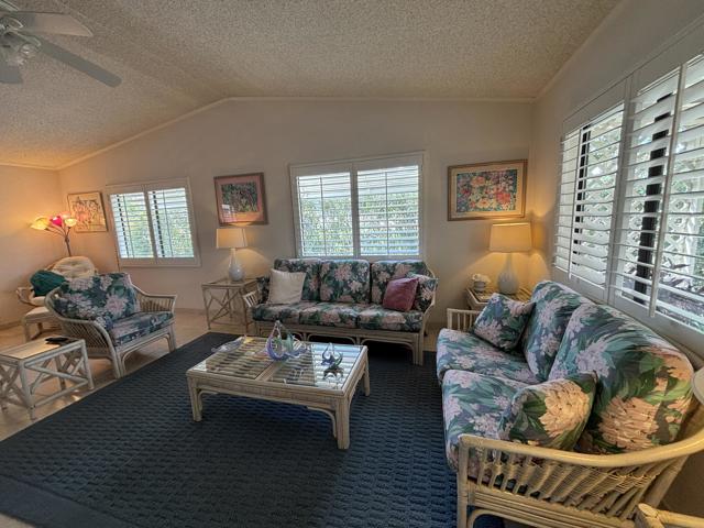 47751 San Salvador, Indio CA: https://media.crmls.org/mediaz/676136f3-b2b8-43d8-b071-c7fdce6a53f6.jpg