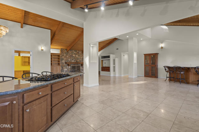 590 Alosta Drive, Camarillo CA: https://media.crmls.org/mediaz/67613e3f-ad17-4789-a123-f2bbfec79d9f.jpg