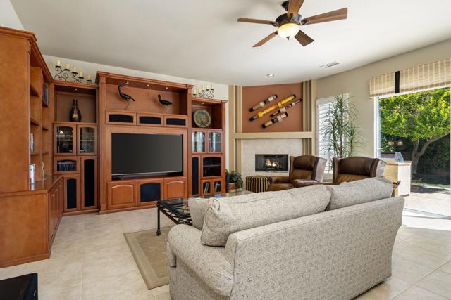 4 Hillcrest Drive, Palm Desert CA: https://media.crmls.org/mediaz/67619a18-dbe7-4143-9100-fd84d2862af6.jpg