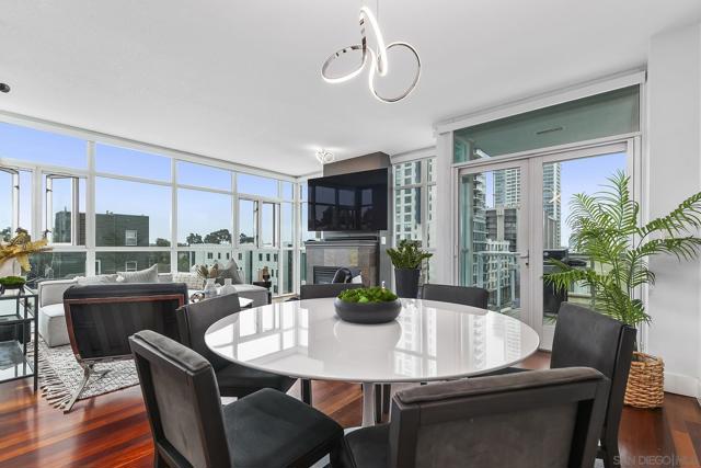 850 Beech St, San Diego CA: https://media.crmls.org/mediaz/6761e4ed-cf52-46e8-baba-e0ed70e11452.jpg