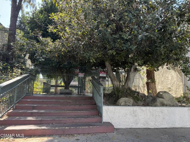 8601 International Avenue, Canoga Park CA: https://media.crmls.org/mediaz/67621fdc-f645-4e30-9c78-46394cfe1934.jpg