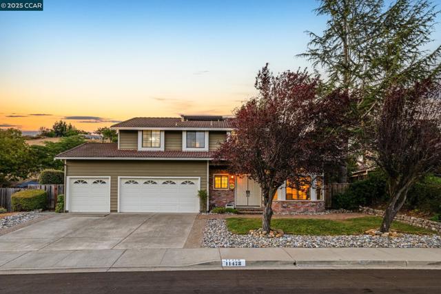 11478 Rolling Hills Dr, Dublin CA: https://media.crmls.org/mediaz/67626527-67e3-4813-951c-dd9cc6efc19a.jpg