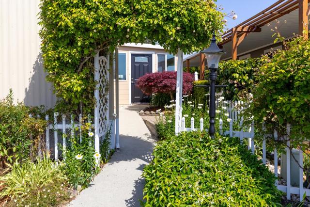 29 Knollwood, Aptos CA: https://media.crmls.org/mediaz/6763630a-43bf-4f28-8714-3549c9e35d85.jpg