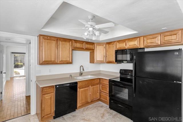 27725 Mountain Meadow Rd, Escondido CA: https://media.crmls.org/mediaz/67636ba9-9773-4a82-ae9c-f2471ade9a3c.jpg
