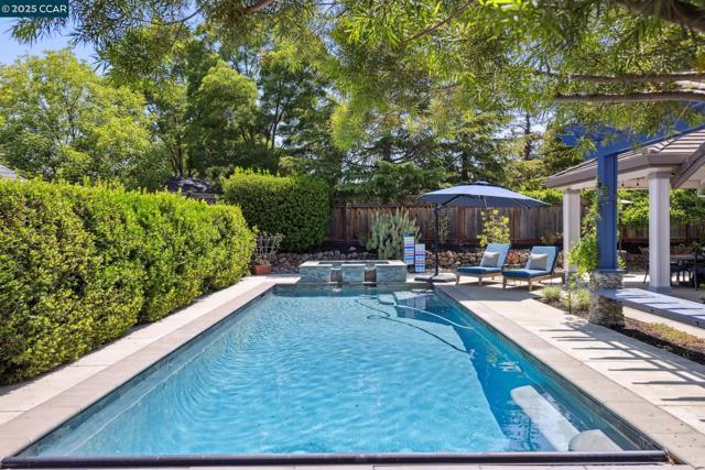 2232 Normandy Cir, Livermore CA: https://media.crmls.org/mediaz/67646e3a-5c6c-4db5-8e38-df5dca11b4ea.jpg