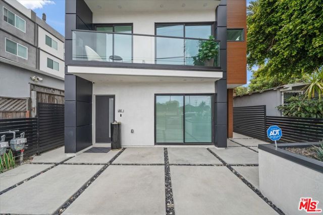 4922 S Centinela Avenue, Los Angeles CA: https://media.crmls.org/mediaz/6765102a-cfa5-4718-a4b9-de39c1c99ee4.jpg