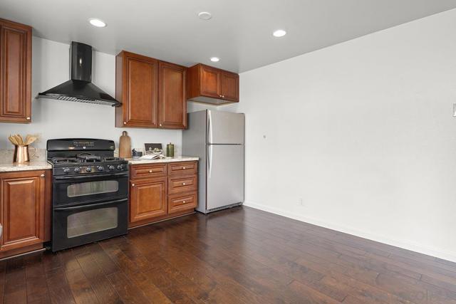 11394 Pegasus Ave, San Diego CA: https://media.crmls.org/mediaz/67651d79-649e-47e8-8116-857b791be345.jpg