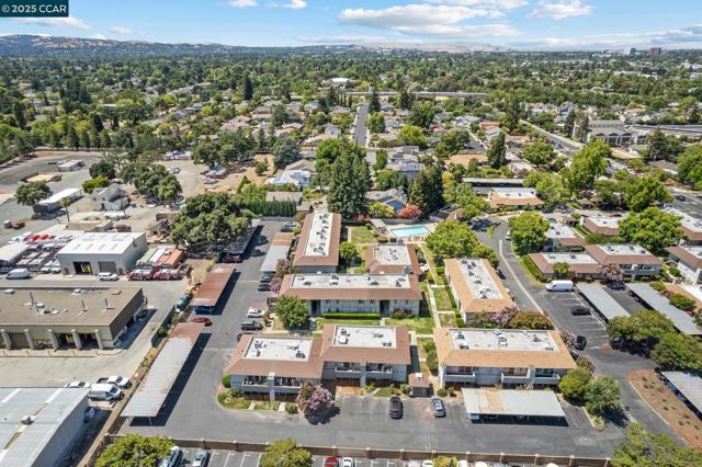 825 Oak Grove Rd, Concord CA: https://media.crmls.org/mediaz/67652c31-ed1b-4011-886b-1b548eab84ff.jpg