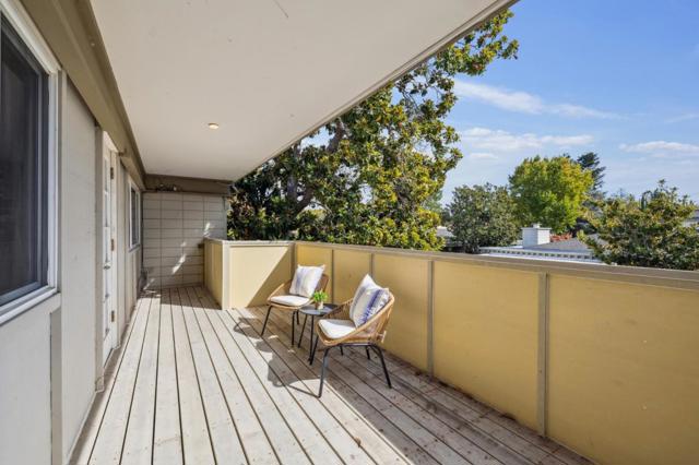 64 Los Altos Square, Los Altos CA: https://media.crmls.org/mediaz/6765a047-8f1a-43e7-93d6-61351571f282.jpg