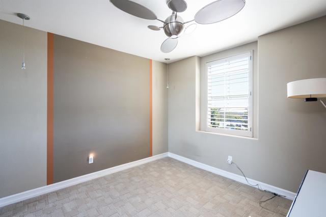 1804 OLIVE GREEN ST, Chula Vista CA: https://media.crmls.org/mediaz/6765f699-82e7-4539-9ea6-84f66702e3ef.jpg