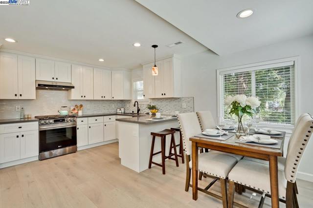 Image 1 of 32 For 212 Rengstorff Ave