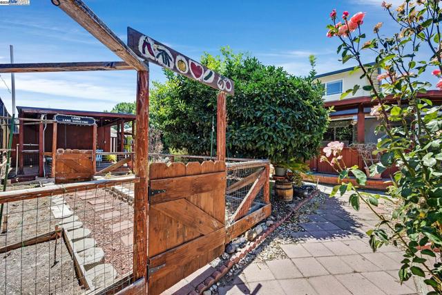 426 El Caminito, Livermore CA: https://media.crmls.org/mediaz/67667a7e-a7a2-49bd-b80b-a78435c010f6.jpg