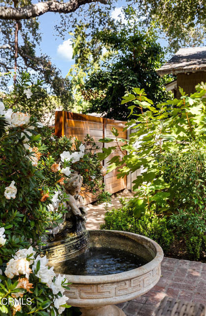 782 S Arroyo Boulevard, Pasadena CA: https://media.crmls.org/mediaz/6767d774-e1fd-4238-b697-ca99429aaef1.jpg