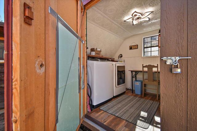 40123 Hillcrest Drive, Big Bear CA: https://media.crmls.org/mediaz/67692db4-e6fb-472b-8c41-53fa9ea35afe.jpg