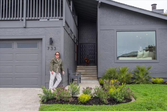 733 Arroyo Leon Drive, Half Moon Bay CA: https://media.crmls.org/mediaz/676acc2a-66da-47a3-a2ea-c4c6dab17788.jpg