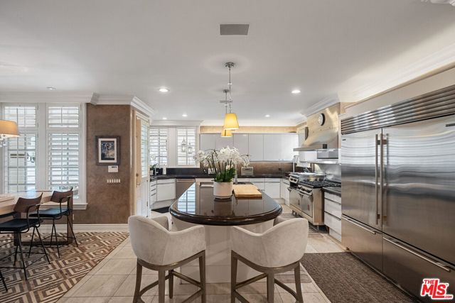136 Georgina Avenue, Santa Monica CA: https://media.crmls.org/mediaz/676b76f1-0925-4c6d-abeb-80e7f9068d22.jpg