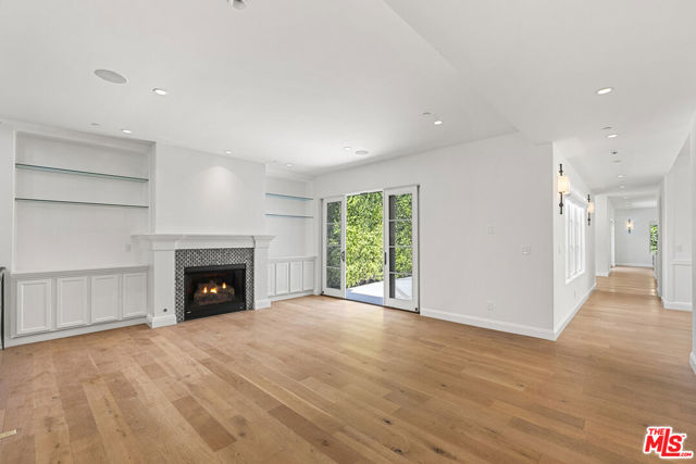 530 N Alta Vista Boulevard, Los Angeles CA: https://media.crmls.org/mediaz/676b8fe3-2266-4f00-9c54-0f30311ec81c.jpg
