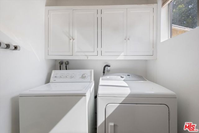 4210 Alcove Avenue, Studio City CA: https://media.crmls.org/mediaz/676bc691-6801-48b6-b76d-d48d6b848001.jpg