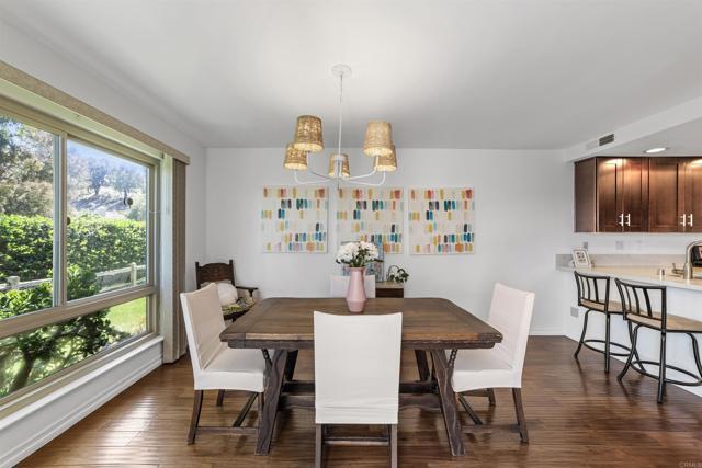 Detail Gallery Image 6 of 31 For 4670 Coralwood Cir, Carlsbad,  CA 92008 - 2 Beds | 2/1 Baths