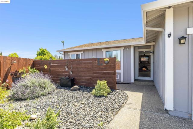 2158 Ackerman Dr, Pittsburg CA: https://media.crmls.org/mediaz/676c46b1-40f3-46f3-9f06-2a7d4b855550.jpg