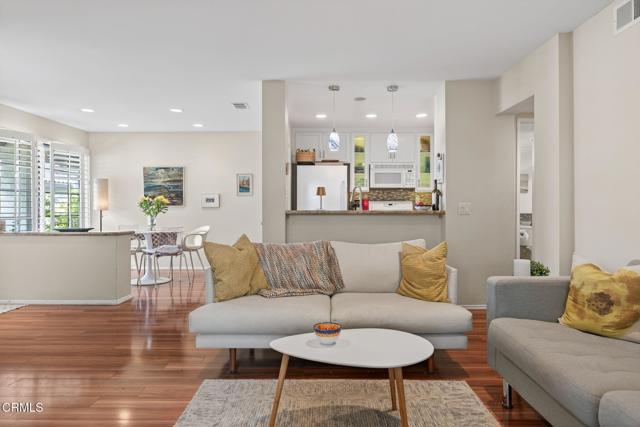 Detail Gallery Image 4 of 38 For 2384 Vina Del Mar, Oxnard,  CA 93035 - 2 Beds | 2 Baths