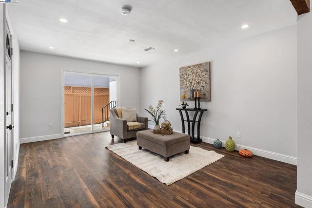 4189 Ogden Dr, Fremont CA: https://media.crmls.org/mediaz/676ca5cb-8a67-4bcb-959d-96a40b2ce113.jpg