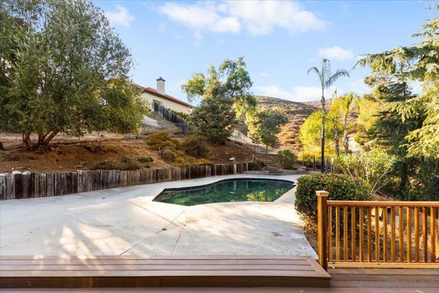 16310 Oak Springs Dr, Ramona CA: https://media.crmls.org/mediaz/676d9dda-201d-40c3-83d8-9a0e90235388.jpg