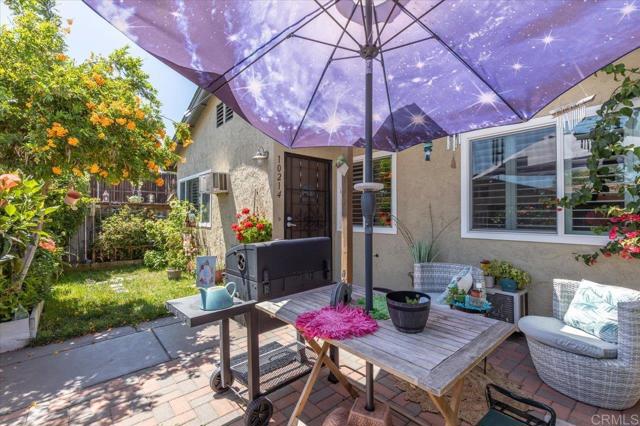 10214 Michala Place, Santee CA: https://media.crmls.org/mediaz/676db06e-8c37-4435-b337-5b66ad6402bd.jpg
