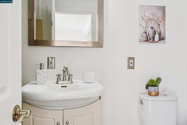 2838 Loma Vista Ave, Concord CA: https://media.crmls.org/mediaz/676dbd3c-251e-470a-8318-f8c963745c5b.jpg