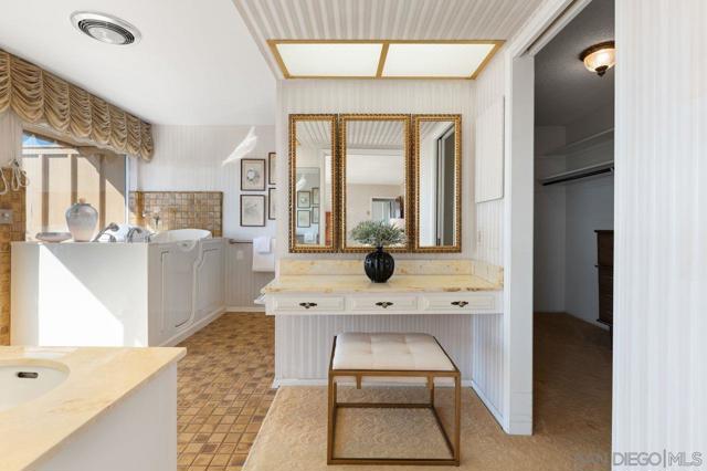 5504 Rutgers Road, La Jolla CA: https://media.crmls.org/mediaz/676e0b9a-b7ea-4a78-aa34-953835710f35.jpg