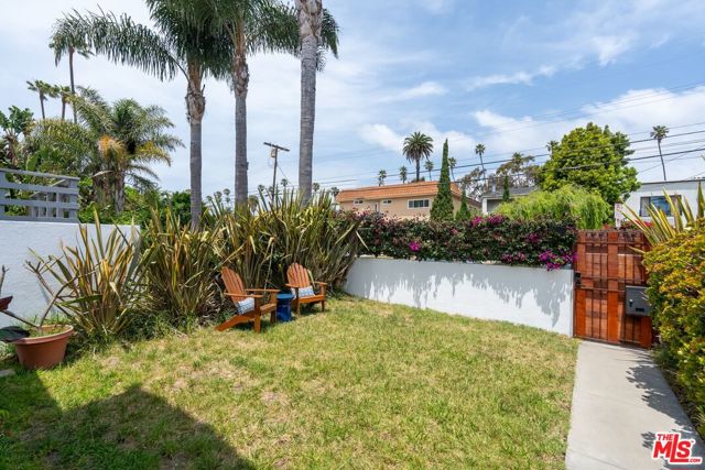 666 Marr Street, Venice CA: https://media.crmls.org/mediaz/676e52f3-72de-4147-b0f1-164ef13e110d.jpg