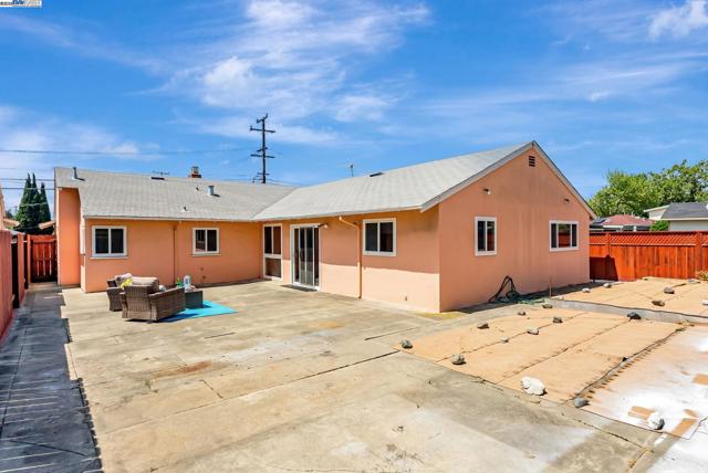 23192 Santa Clara Street, Hayward CA: https://media.crmls.org/mediaz/676f5a3d-43c2-45f6-8793-98fd47b37cbb.jpg