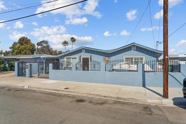 5101 Roscrea Avenue, San Diego CA: https://media.crmls.org/mediaz/676f802c-d63f-4c5c-bdff-9f8428a83de6.jpg